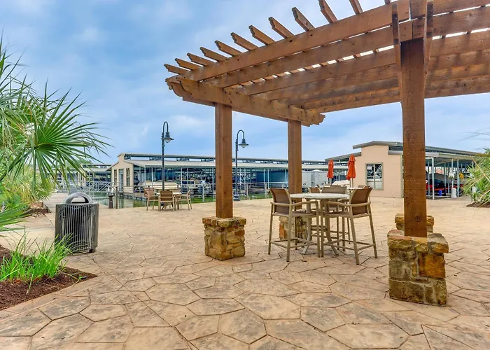 Lake Lbj Condo W/ Private Balcony, Lake Views