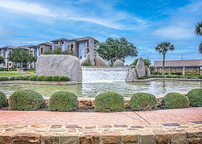 Waterfront Condo On Lake Lbj With Pool & Views